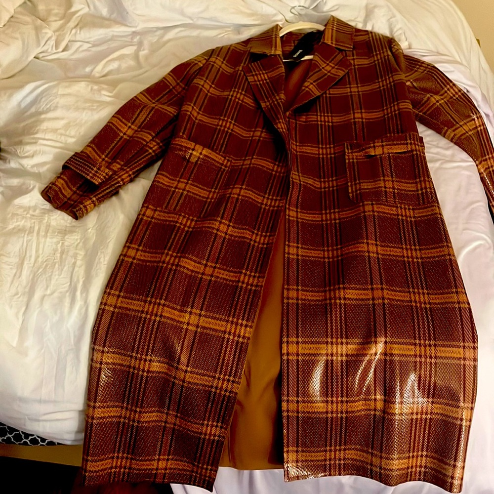 A venti6 trench coat